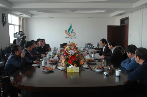 瓜州縣、金塔縣領(lǐng)導(dǎo)來公司慰問